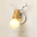 Applique murale scandinave bois et métal avec design cornes de cerf – Image 3